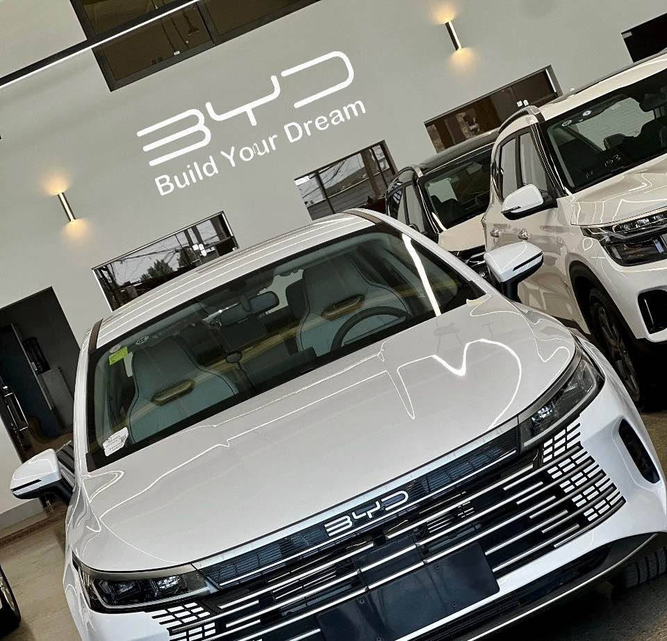 سلام عليكم BYDدستروير ماشية 2000رقم بغداد باسمي مواصفات شاشه كامره حساس مواصفات معروفه كفاله عامه السياره للبيع فقط بدون مراوس ب134للاستفساو ***********احمد بغداد, العراق
