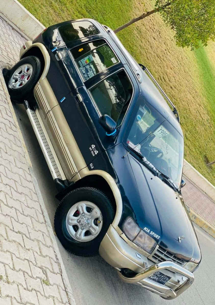 سەرتابەناوی خوای گەورە کیا سپۆرتاج مۆدیل1994  ئاڕم پلاستیک سلیمانی دەعمولیدراوی هیچ نیە چرکەی تیانیە چوارتایەوویلی لۆکی لەژیرە دایە زۆر مەزبووتە گێڕ تۆماتیکە  گێڕومەکینەی بەشەرت  سەیارەکە زۆر پاکە ماڵی دۆستە   سەقفوشانی بۆیاخ نیە  تەبریدی ئیش دەکات    کامل کارەبای مەزبووتە سەیارەکە زۆرجوانو پاکە   تێبینی  هی خۆم نیە تەلەفون بۆ ئەوژمارە بکە شوین سەیدسادق ژم***********
