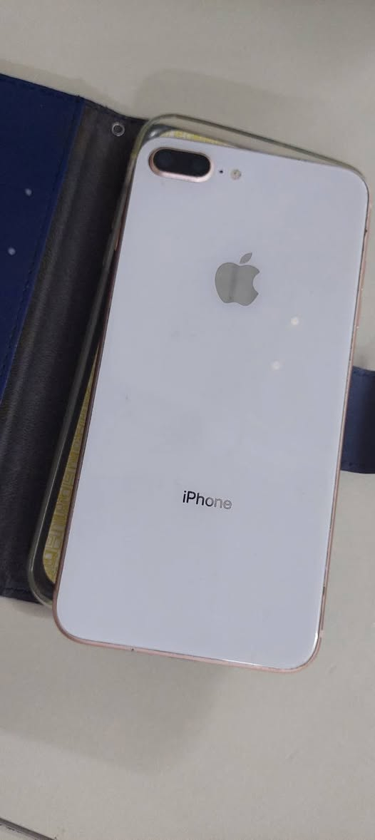 للبيع ايفون 8 plus
64 g
جهاز بطارية جديدة 100
السعر 125 الف 
***********
بغداد
