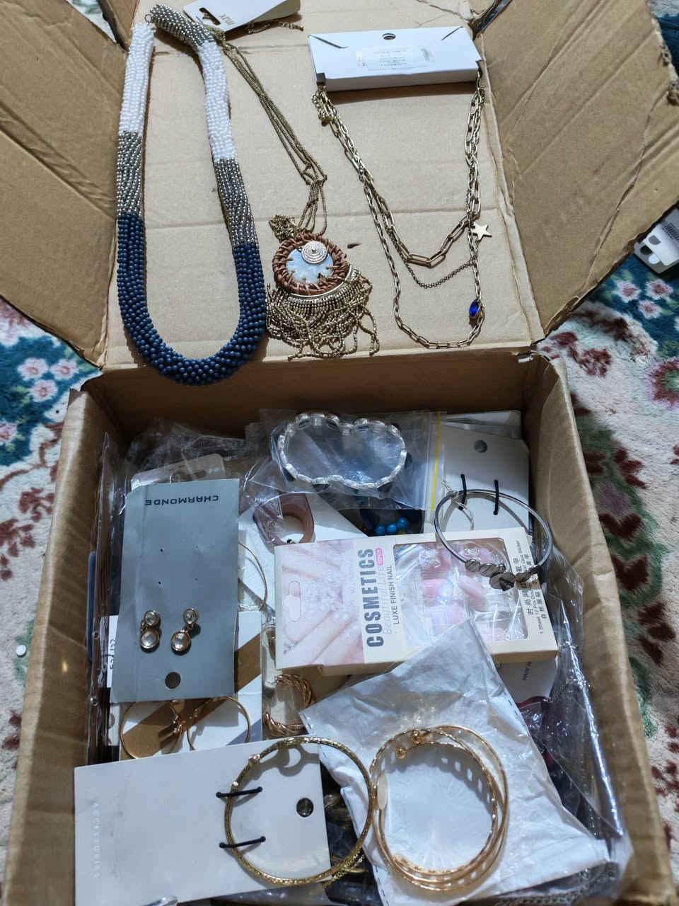 عرض على 
أخركارتونين اكسسوارات مشكل بال كارتون الواحد 80قطعة اكسسوارات بسعر٢٠الف مع التوصيل
سعرالكارتونين ٣٥الف مع التوصيل عدد القطع بالكارتونين  160قطعة 
السعر ثابت ونهائي


**إذا كنت صاحب هذا الإعلان وتريد حذفه لأي سبب، رجاءا أرسل رسالة إلى الدعم الفني**