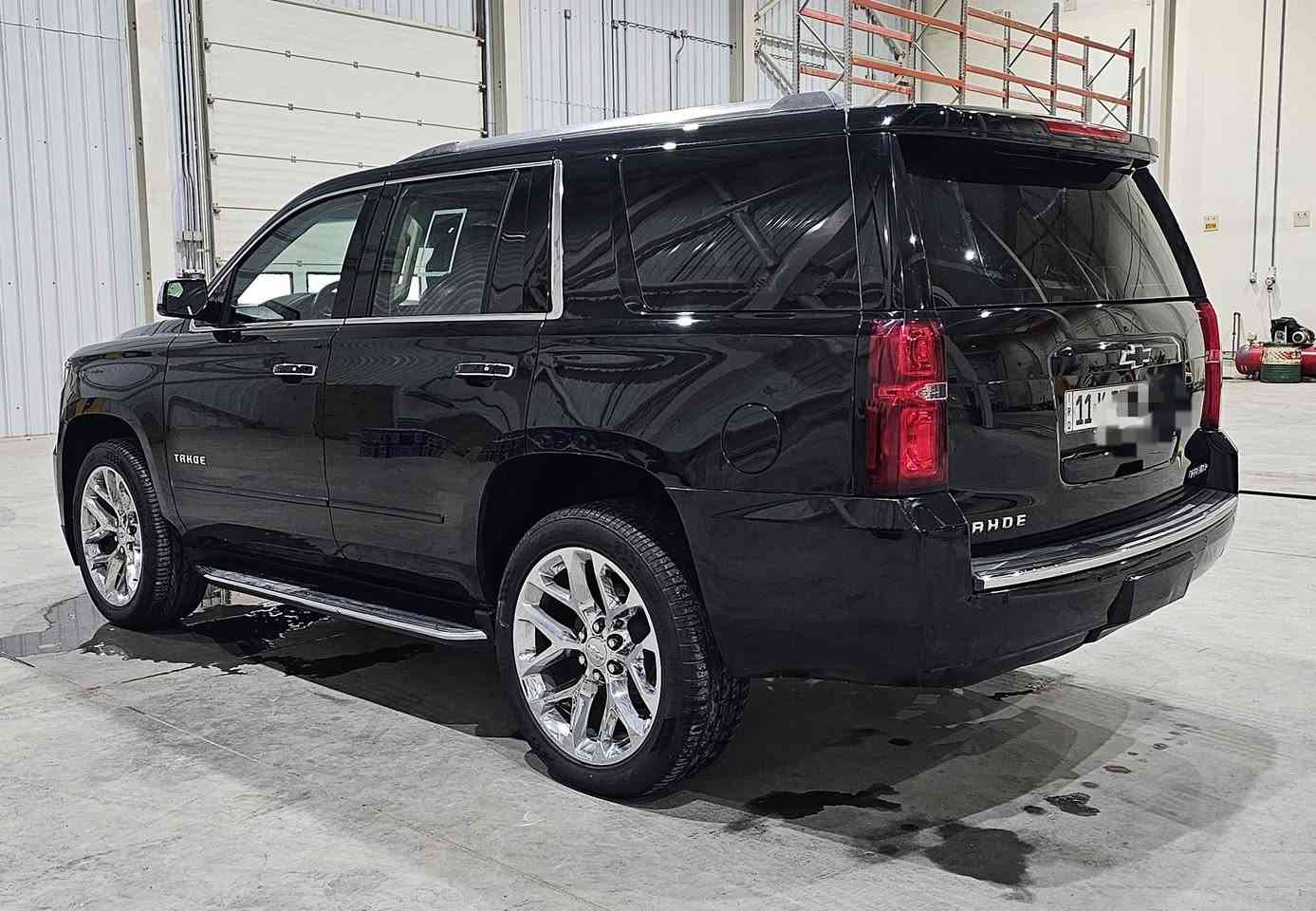 تاهو 2020 بريمير خليجي
رقم بغداد بأسمي هزة وسنوية جديده لغاية2031  ضوء القمر وكالة المنصور
 كفالة من الصبغ فقط بارد وbdr كم قطعه
المواصفات
فول الفول 1/1
دواخل قرميدي
كشن متصل 
ضوء ترحيب بالمرايات الجانبيه
تحكم شاشه بالتبريد الخلفي                    
سلايد(فتحة قمارة) 
كراسي جلد اصلي
كراسي اثنين كهرباء كراسي هزاز(عند اقتراب السيارة من اي شي) 
كراسي خزن(ميموري)
كراسي (تدفئة+تبريد) 
كراسي خلفية كهرباء كراسي خلفية تدفئة
تبريد خلفي
 شاشة كبيره 
قاصه 
شحن الهاتف لاسلكياً
رادار سائق آلي
  كروس سرعة
داتا شو DATA SHOW 
خمس بصمات
فول تحكم استيرن(جهتين امامي+جهتين خلفي)
استيرن كهرباء استيرن تدفئة 
شاشة عرض الاعطال
 صندوك كهرباء(شفط)
فتح صندوك تلقائيا عن طريق القدم نظام السير على الخط 
دبل كير(عادي+اوتوماتيك)
 دبل حساس(امامي+خلفي)
نظام تحكم بمستوى الضوء الداخلي
مانع انزلاق ABS
(تحكم كهربائي بالبريك والبانزين)
 فور ويل
 شاشة خلفية DVD اصلي 
كاميرا خلفية دواره  
تشغيل عن بعد
 قاصة سرية
دوسات كتابة CHEVROLET
 اشارة بالمري مري كهرباء(شفط)
نقاط عمياء
لايت عدسة زنون لد امامي
سستم_صوت
سستم نيكل 
داتاشو كبيره
  كيجات ديجتال 
وبعد باقي المواصفات البريمير المعروفه 
للبيع بسعر 395 وبيها مجال قليل ***********
