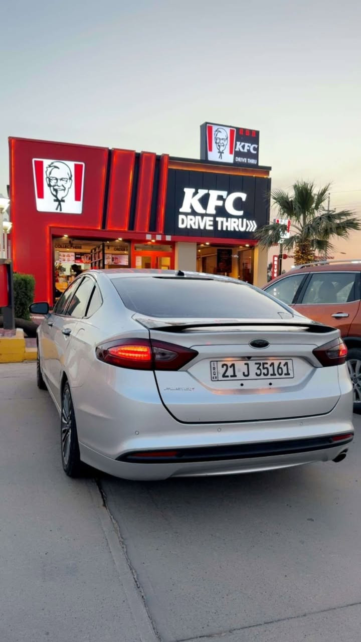‏ Ford fusion 2013 SE
‏ Ford fusion 2013 SE

فۆرد فیوژن ٢٠١٣ (Ford Fusion SE)
(سلڤەر)
 مەکینە: 2.5 بستۆن (مەرغوب و بێ کێشە)

 مواسەفاتی SE
 دوو کوشن کارەبا
 تەبرید مەرکەزی
 ئاوێنە ئیشارەت
 سەنەوی و ژینگەی تازەیە و بەناوی خۆمەوەیە

 گێڕ و مەکینە: بەشەرت، بەبێ کێشە و بەشەرتی نەکراوەیی.
 بۆیاخ: بێ بۆیاخە (تەنها ٣ پارچەی گۆڕاوە بە بیلاد، بێ ناوگرتن).
 ئێرباگ: نەتەقیوە و بەشەرت

 نرخ: 9٧$ (٩٧ وەرەقە) و معامەلەیەکی کەمی تێدایە.
 ژمارەی مۆبایل: 📞 ***********

