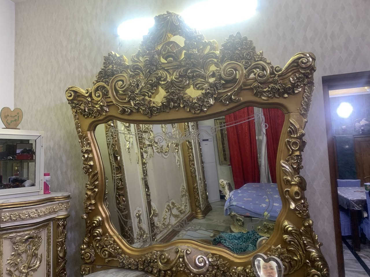 غرفة صاج مصري نضيفه عوزها بس صبغ مكان بغداد ***********
