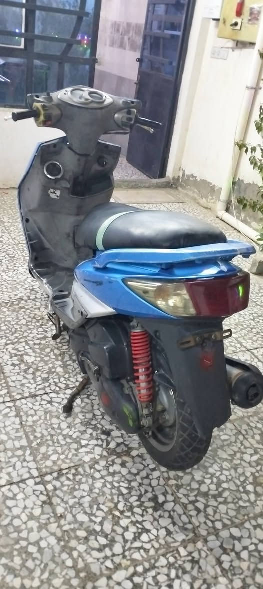 دراجة سكنس فحل نوزل سلف هندر محرك حلو شلعه استانين كهربائية شغاله السعر 350 مكاني حي السفير قريب ع العبيدي رقمي  ***********
