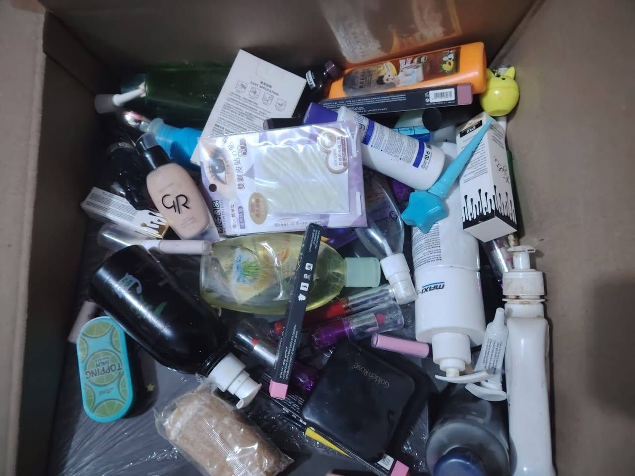 شروة كوزمتك اوربي  
عدد 30 كارتون 

بيع كل الكمية 

تصفيات ستوكات 

تواصل 

تيليفون + واتساب ***********
