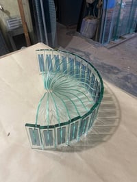 اعمال زجاجية متنوعه كادر مختص بالعمل.....07706055397 واتساب