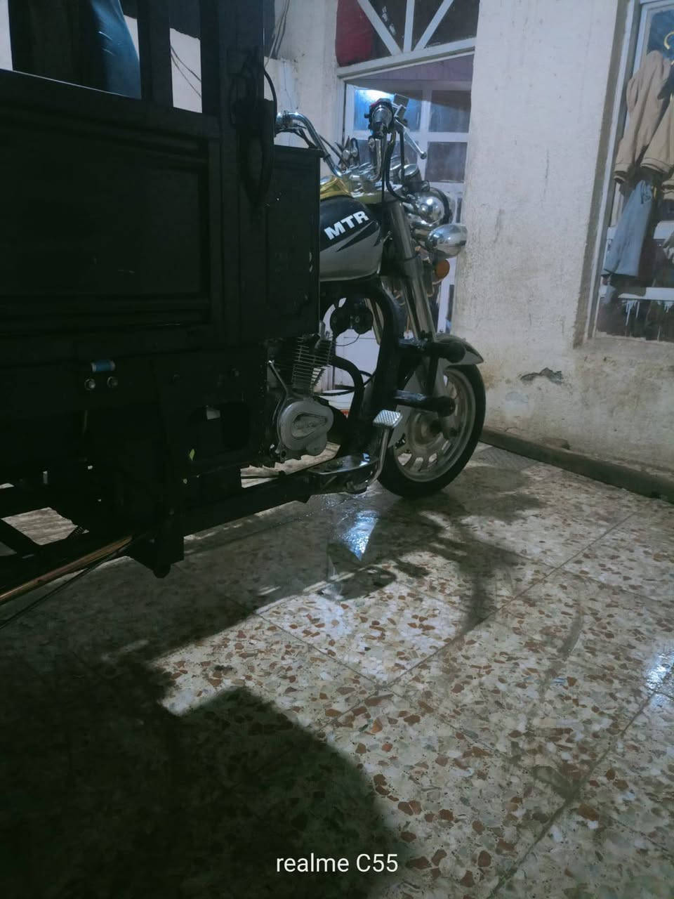 السلام عليكم ستوته MTR رقم نكليزي مدور ثاني يوم الستوته بسمي موديل 22 نضفه كدمك ستوته خير من الله مرزوقه السعر مليونين 750 وبيها مجال بصيط رقم ***********
