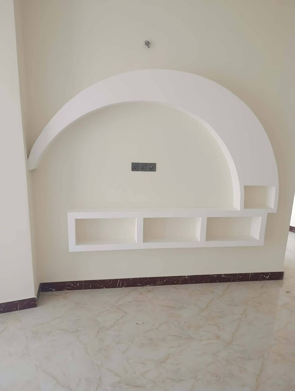 عملنه ترميم وتشطيب المنازل لبخ مخمر صبغ سحب معجون ديكور مغربي سقف ثانوي للستفسار مراسلة الصفحه اوالاتصال ع***********
