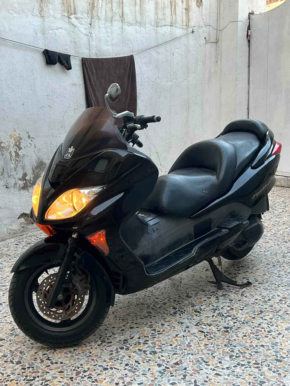 فورزه 0️⃣ 8️⃣ بصمه
عميه بلاد دراجه جاهزه 
مكينه ناعمه كهربائيات شغاله 
شلعه ومعدل نكره بكل وقت 
مكاني بغداد *********** 
السعر مليون وميه
