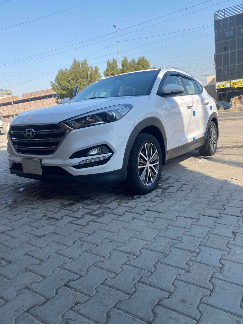 سلام عليكم  توسان للبيع مديل 2017
سيارة مكفولة جاهزة مالت جناي ماشية 88
مكينة مامفتوحة على الشرط رقم نجف
موصفات الشركة العامة
مري شفط
تحكم صوبين
تبريد خلفي
شاشة كامرة
كشاف امامي
حساس خلفي
سعر السيارة 168 وبيها مجال مكان السيارة نجف حي الوفاء
الاتصال على الرقم *********** النجف, العراق
