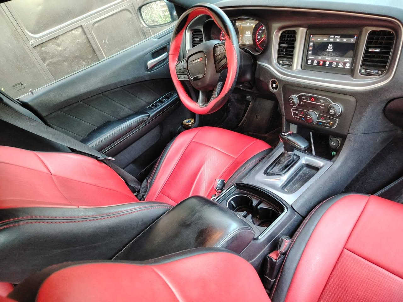 جارجر sxt 2020
كلين تايتل

ماشيه 50mi

لون نفطي
رقم دهوك الجديد 

بيها بارد بالجاملغات الكدام اربع أصابع 

رقم *********** موصل, نينوى
