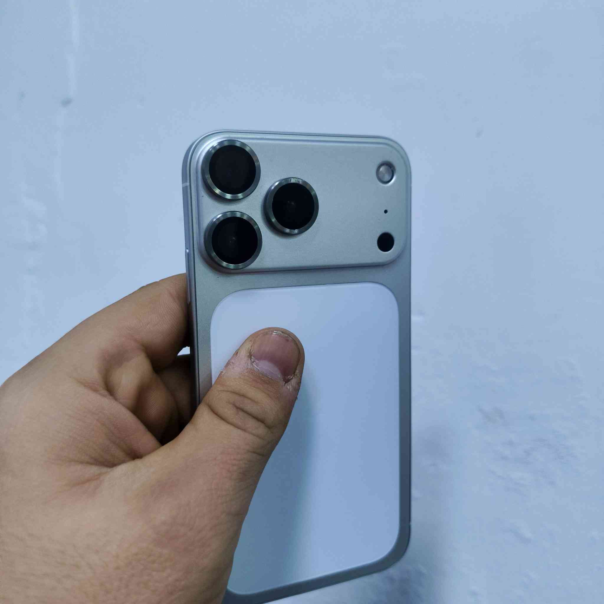 ️ السَّلَاْمُ‌ ‌عَلَیْکُم‌  .اکیس ئار محور.17.
بطاریە.100جدید
شاشە.مبدل اصلي
شریحە:2
256:کیکا
سعرە:250بي مجال 
مکان کرکوك:حریە
رقم ***********
