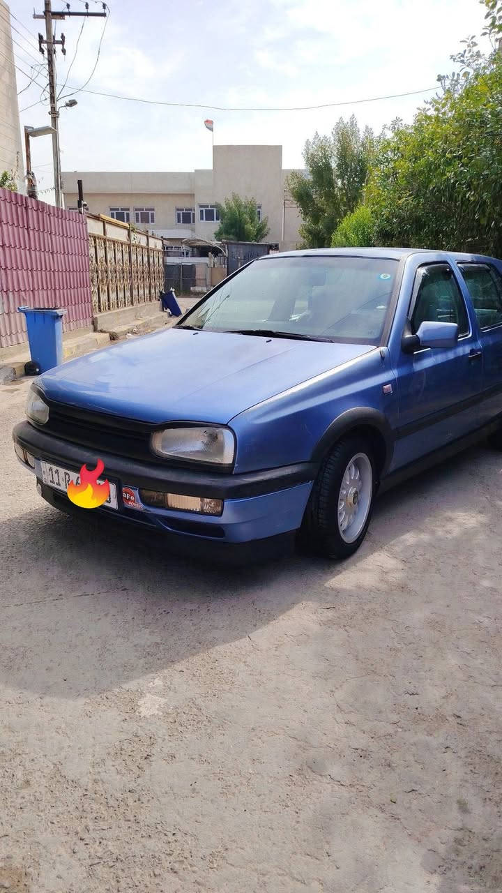 سياره كولف البيع مكينه 2000سياره جهزه من كلشي مكاني زعفرانيه رقمي ***********  شرط تحويل ثني يوم
