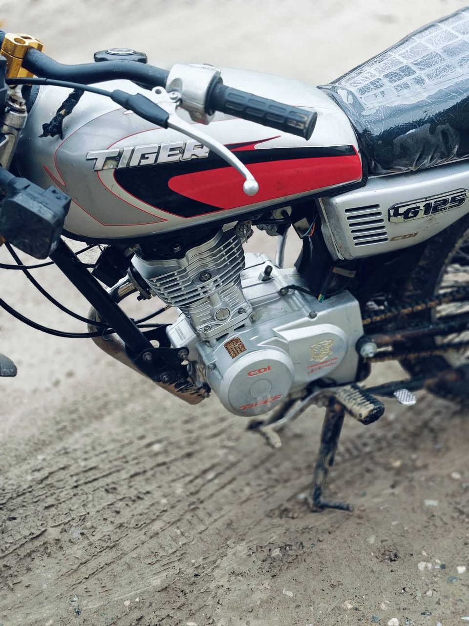 ماطور للبيع الموديل 2019 مكينه مفتوحه مبدل بس جير بيها نشاط فول كلتشات جديده السعر 400 وبيها مجال 
***********
***********
