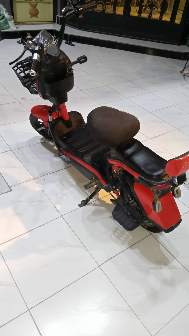 ((السلام عليكم ))
دراجة شحن حجم 14 الدراجة نضيفة ومال بيت 
مديل 2024
زوج تواير اليوم شديتهن 
البطاريات ما صارلهن شهر من شديتهن 
كلشي شغال هورن اشاير خلفي وامامي ويل نجمة امامي 
3 سرع 
السعر 300 وبيها مجال 
رقم الهاتف : ***********
العنوان : البصرة ياسين خريبط
