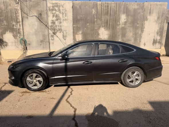 السلام عليكم 
سوناتا وارد كوري غاز بلادي 
مكفولة كفالة عامة موديل ٢٢ السيارة جدا نظيفة و حلوة تايرات جدد رقم بغداد 
 حدادية جديدة 
المواصفات 
تحديد مسار 
قيادة ذاتية 
تبريد و تدفئة كشن السايق و الصدر 
كشن السايق كهربائي 
تدفئة بالستيرن 
دكتات تبريد خلفية 
انارة محيطية ٧ اللوان داخلية 
توقف ذاتي 
رادار امامي و خلفي 
السعر المطلوب ١٨٥ و بيها مجال للمشتري ان شاء الله 
الأرقام 
***********
***********
