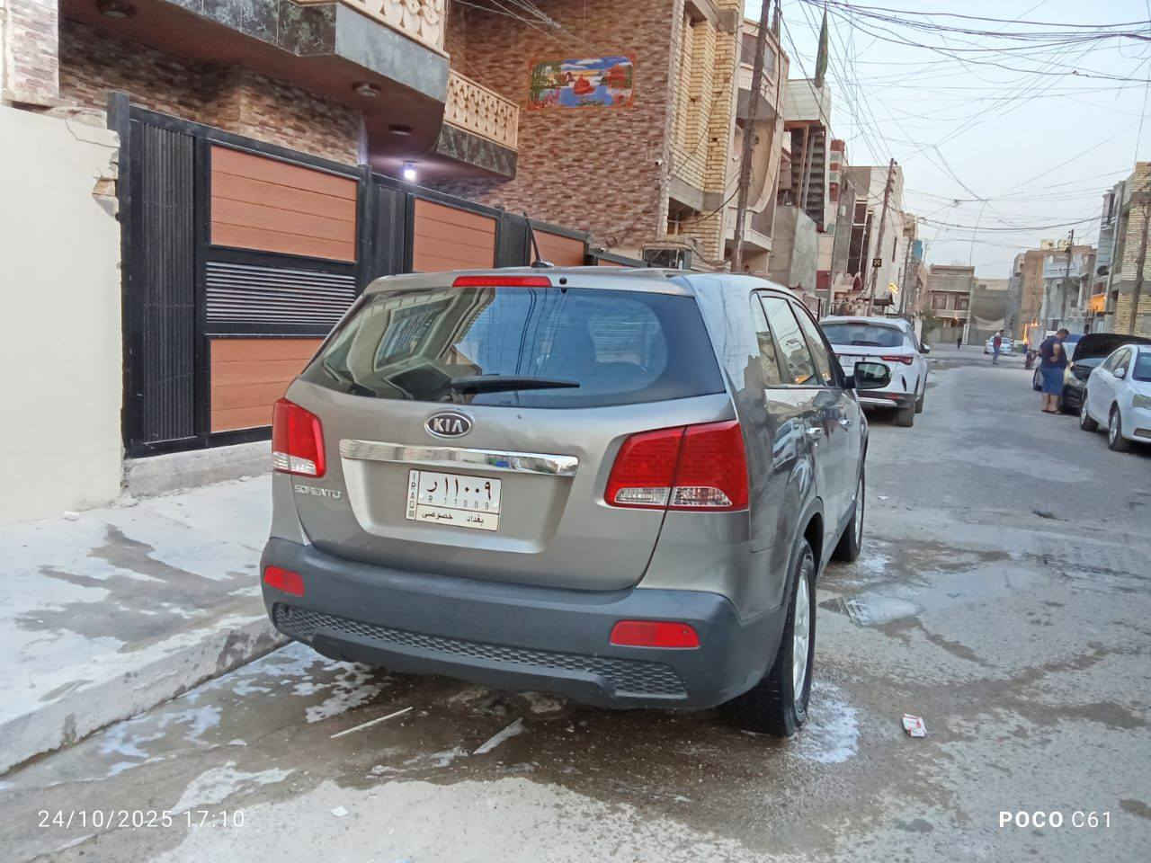 السلام عليكم
سورنتو ١٢ اربعة سلندر دوش ٥ راكب 
حادثها جاملغ وبلعراق ٣ قطع مجموع اربع قطع صبغ 
رقم صاحب السيارة ***********
السعر ١١٠ وقابل للتفاوض
مكلف بنشر

