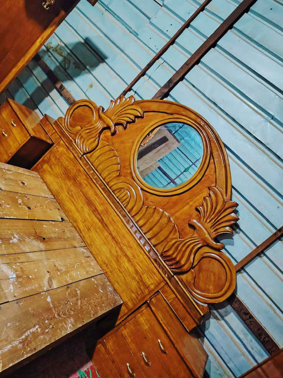 غرفه اخشاب للبيع ست ابواب ملحق نضيف صاج تكمه شغلل ثكيل السعر 650 الاتصال على الرقم *********** بغداد متواجد واتساب وعندي توصيل بكروه
