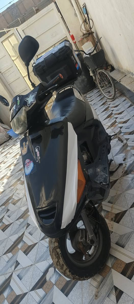 سلام عليكم اخوان ٠٠
هاي الدراجه الفراشه مثل مامعروضه امامكم للبيع 
دراجه  نضافه كفراتها 80 بالميه وجاهزه من كلشي كهربائياتها كامله سلف وهندر بكل وقت ماتاخر نص ثانيه المكينه للأمانه مفتوحه بسبب الاويل بم الدهن واكف وكامت الدراجه وجفتتها بغراض اصليه جيب وياك مصلح خلي يجي يفحص حاله المكينه اذا دخنت او بيها خلل عوفها وامشي سعرها 350 وبيها مجال مكاني حله حي العسكري ***********
#صورتلك فيديو حتى تسمع صوت المكينه يعني كلشي كدامك واضح الشراي بيه خير ويدلل
#الصندوق مو ويه الدراجه وشكرا لجميع
