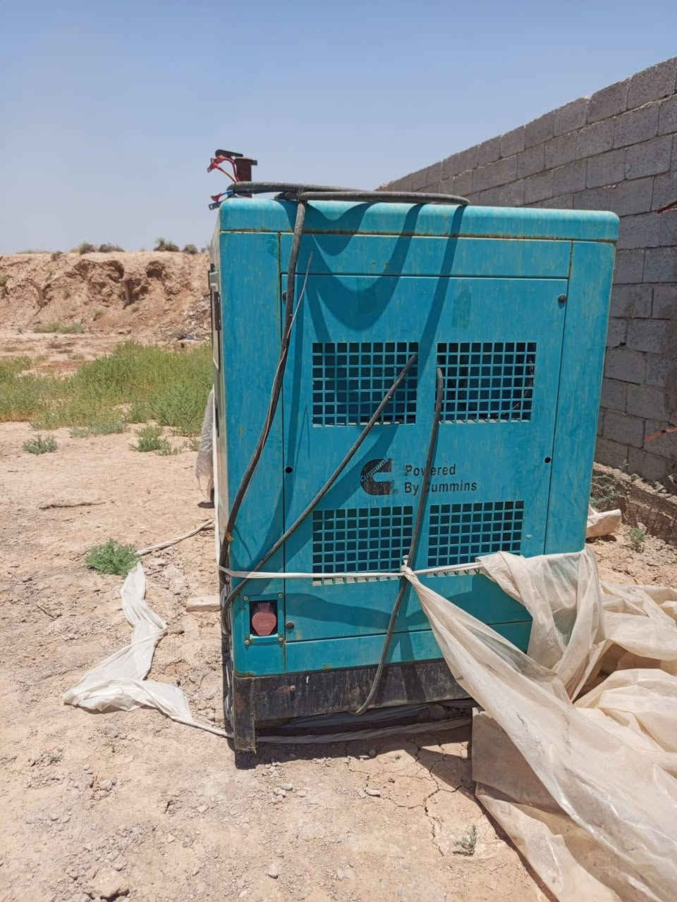 مولد للبيع بيركس 100 كيفي جديده ما مشتغله اربع ساعات مكان ***********بغداد سعر 70 ورقه

