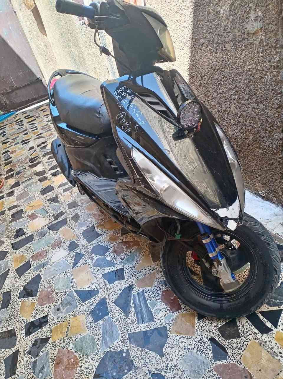 اسلام عليكم
دراجه ماكس مضلع رايدهه ب 300وبيهه مجال بسيط

المكان بغداد الشماعيه 
***********
