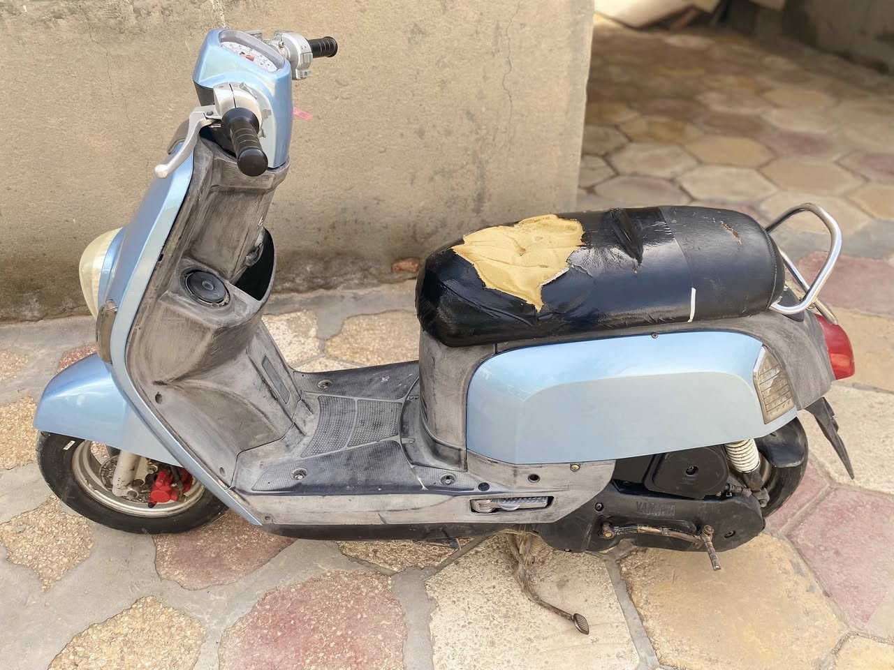 سلام عليكم
دراجه للبيع ماكس بوليس 
كهربائيات شغاله لايتات  اشاير
سلف عطلان الباقي كله شغال
السعر خاص


**إذا كنت صاحب هذا الإعلان وتريد حذفه لأي سبب، رجاءا أرسل رسالة إلى الدعم الفني**