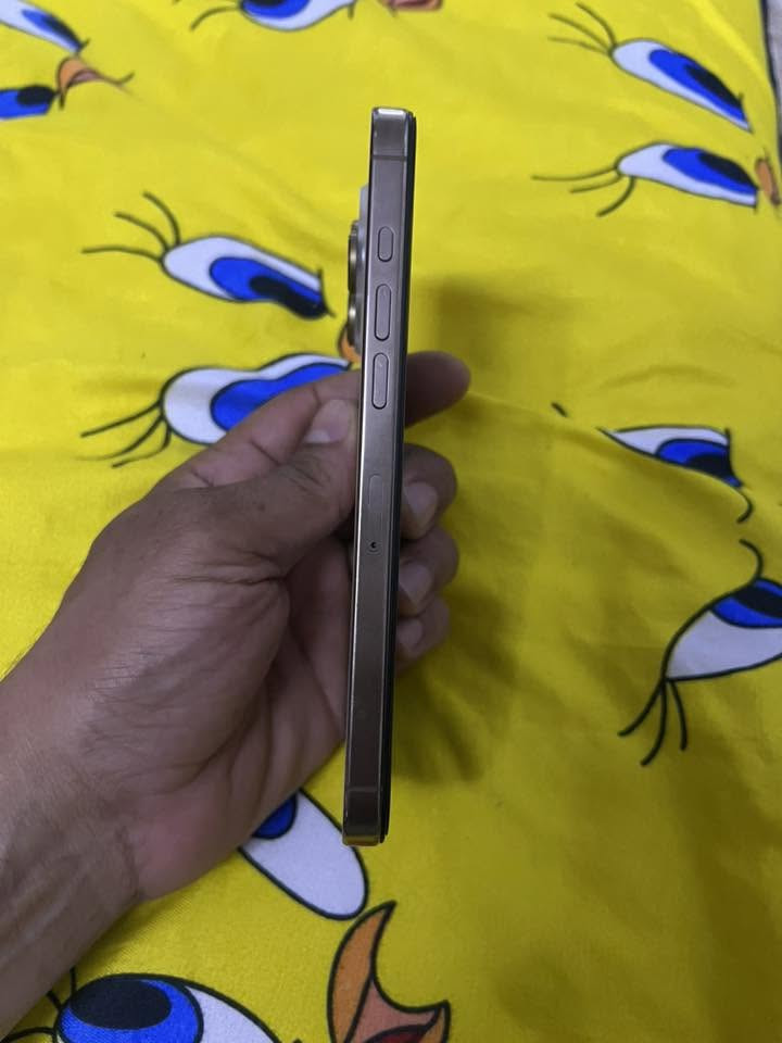 16برو ماكس ذكره 512 دبل سيم كرت مبدل شاشه فقط وشاشه حلوه بطاريه 94 السعر 900 رقم ***********
