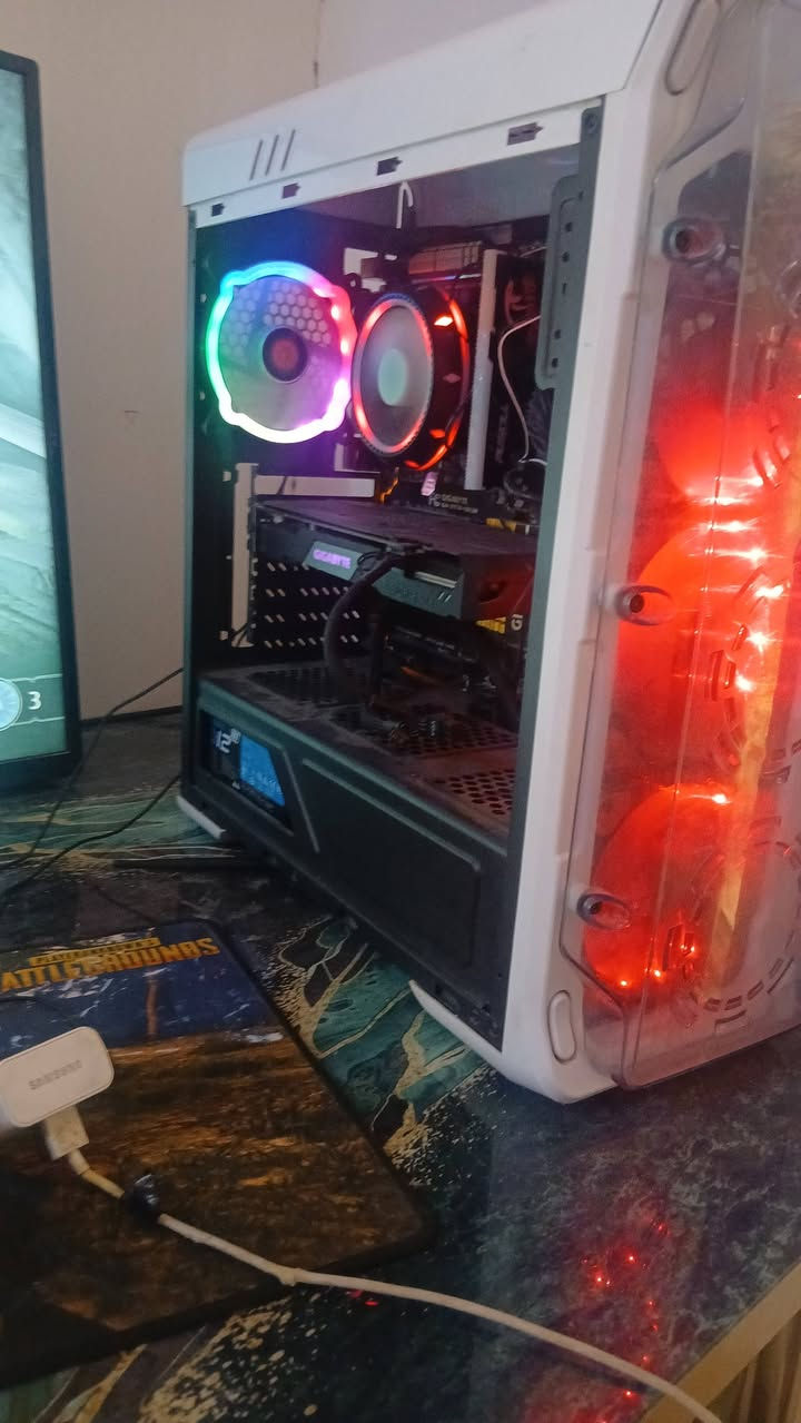 سلام عليكم تجميعه للبيع مواصفات 
I7 4790 
Gtx 1660s مع الكارتونه gigabyte 
Ssd240 hdd1tb 
Psw 650w 80plus 
Mb gigabyte z97 
رام 16 قابل كسر السرعه ل 2400 و 2666 ما انصح تكسر ل 2666 و البورد تسمح كسر سرععت المعالج حته بدون k 
سعر 400الف ما ابيع قطع 
توصيل 6الالف جميع المحافضات 
تريد فحص قطع فيرمارك موجود السعر ثابت شباب.


**إذا كنت صاحب هذا الإعلان وتريد حذفه لأي سبب، رجاءا أرسل رسالة إلى الدعم الفني**