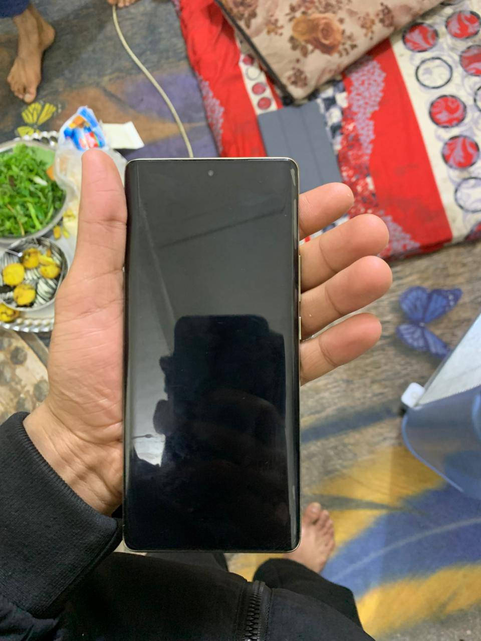 سلام عليكم نوت 40 برو أخو جديد ذاكره 256 رام 24 واتساب فقط *********** أو خاص
