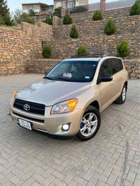 سەرەتا بە ناوی خوای گەورە و میهرەبان  تۆیۆتا راڤفۆر Rav4 مۆدیل ٢٠١١ مو...