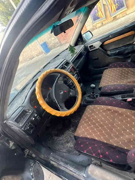 يا الله اسلام عليكم عمي سيارة اوبل فكترا حجم 18 مكينة 1800 كير عادي كير محرك شرط نضافة سيارة مرتبهة عل ايدي لا خياس ولا ضربة مصبوغة جمالية صدر خلفي امامي كامل  ترايك وين مايعجبك سيارة بسمي مامتواجد عل فيس السعر 33وبيهة مجال شي قليل للاستفسار الاتصال علئ الرقم ***********
