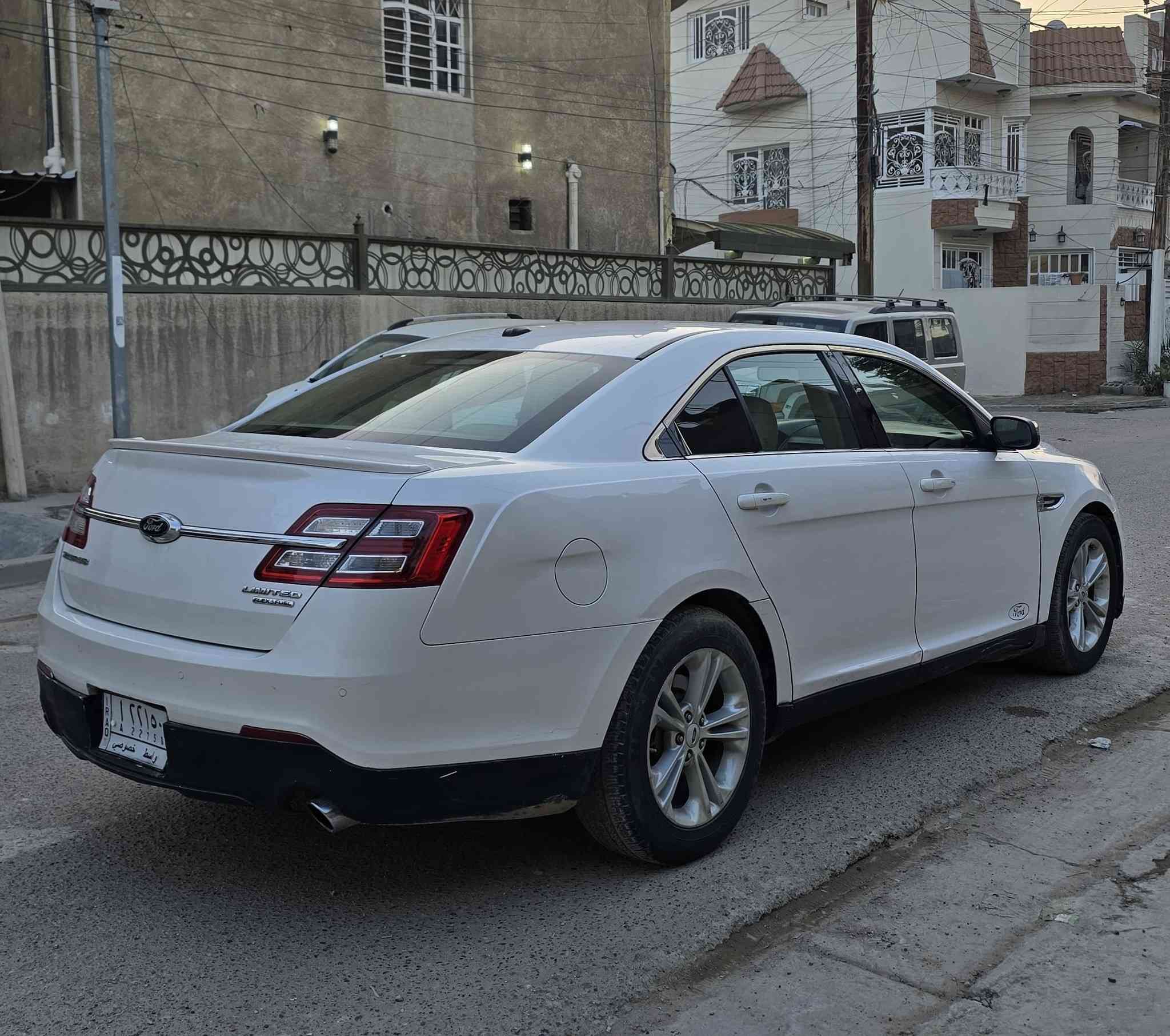 السلام عليكم
للبيع فقط
فورد تورس 2013
مواصفات Limted
محرك 6 سلندر  
حجم  3500
3 شاشات
بصمة دخول و خروج و تشغيل
فتحة سقف سلايد روف
مري تحكم كهرباء و بيها رادارات
تحكم سكليتر كهرباء
تحكم ستيرن كهرباء
كشنات امامي كامل كهربائي
كشنات خزن ميموري للسائق
تدفئة تبريد كشنات أمامية 
داخل بيجي و صاج 
داخل اضاءة ٧ الوان بلادية
سستم صوت سوني
حساسات خلفي 
 تحكم استيرن
وثبيت سرعه 
مانع انزلاق 
بيها رادار امامي (مسروق من امريكا)
و فلاش تنبيه امام السائق

كير محرك بحالة جيدة جدا
دهن اصلي و بانزين محسن السيارة مداريها
عليها ادامة يم سيف الفضلي

‏كهربائيات—كله شغال -
صور الحادث و السونار مرفقة
حادثها خشم الجاملغ مال سايق 
و باقي الصبغ اثر شخوط بالباب الامامي و الخلفي

سيارة بأسمي و تحويل مباشر
السعر ١١٠$
الشراي يتصل و اهلا وسهلا
مكاني بغداد و الرقم مشروع وطني يتحول بأي وقت
***********
***********
