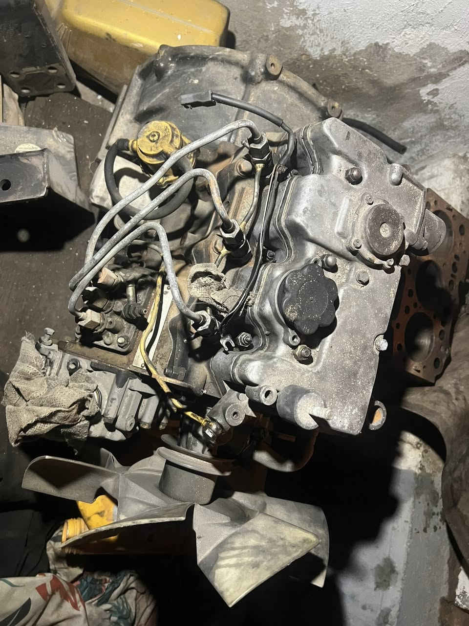 للبيع محرك بيركنز وسلندر بيركنز 3 بستم برغي 10 ت ***********
