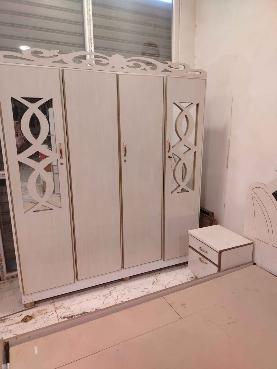 غرفة نوم بيضة ٣٢٥ الحمرة٢٢٥
شراي اتصل مكان كركوك شعدكم غراض اشتري
***********
*********** كركوك, العراق
