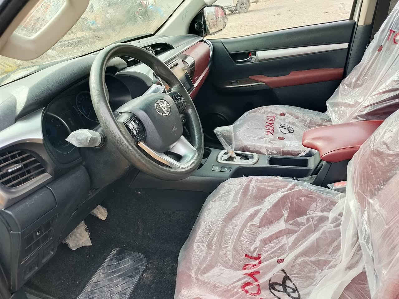 تويوتا هايلوكس كويتي الساير مكفوله كفاله عامه
📍موديل 2020 
📍سيارة نظيفة 100‎%‎ 
📍تبريد قطعتين 
📍نوع الوقود بانزين
📍حدادية جيده جداً  
📍تخم تاير جديد
📍ماشيه 103 وقابل للزياده 
📍كامره وحساس كامرة 
📍 كير اوتو 
📍تبريد ثلج
📍السياره باسمي العنوان الدوانيه/السدير
السعر اتصل وتدلل
متواجد بكل الاوقات ***********
