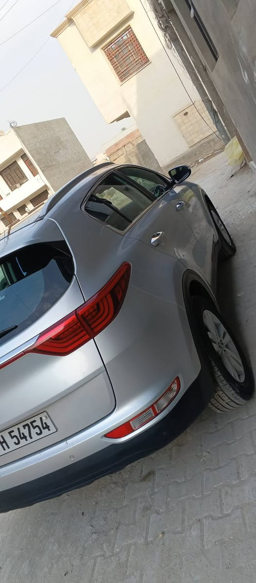 السلام عليكم.
سبورتج ١٧ خليجي فول مواصفات مكفوله من البارد والصبغ والمعجون والتبديل ماشيه ١٠٨ حقيقي رقم اربيل بسمي السياره مكانه بغداد الشالجيه 
*********** واتساب
