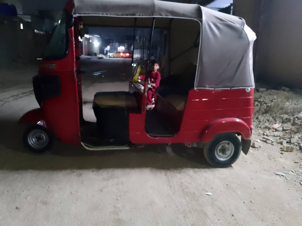 السلام عليكم تكتك للبيع اكسن مكفول مكينه هسه مجفتة والأوراق كاملة مال مصطفى ***********
