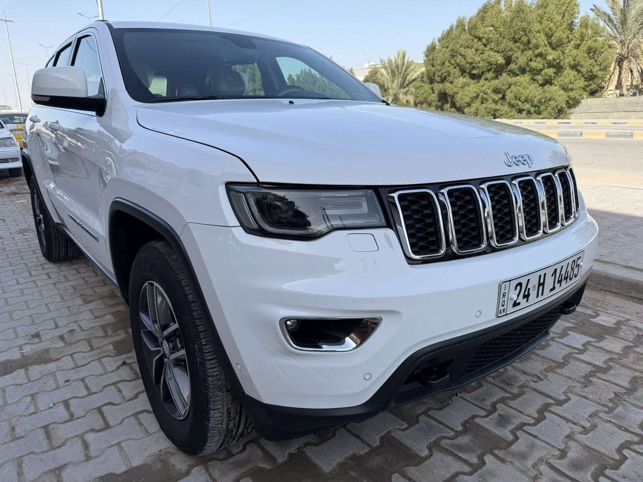 السلام عليكم
جيب لاريدو موديل 2018 وارد خليجي 

مكفوله من الضربه والصبغ والتبديل 

ماشيه 172 الف 

مواصفات الاريدو معروفه 

حساسات امامي خلفي 

كشنات جلد وكهرباء 

زراك لايت 

مري شفط +اشاره 

رقم دهوك نكليزي 

قبل شهر شادلها طابوكه مال حاويه زيرو 

السياره حلوه ماناقصه شي

مكان السياره نجف -كوفه 

السعر 255 وبيها مجال بسيط

رقم الموبايل 

***********
