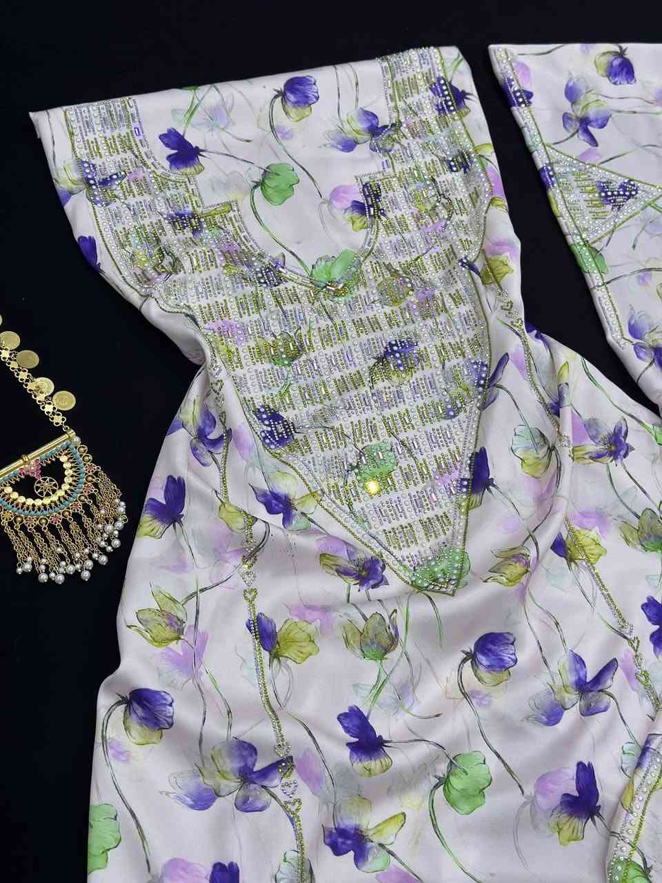 مخاویری ئیماڕاتی لە ناوخۆی دوبەیەوە بۆ کوردستان 🌙✨
جوانترین و نوێترین مخاویرەکان بەردەستن 
بۆ نرخ مەسج بنێرن


**إذا كنت صاحب هذا الإعلان وتريد حذفه لأي سبب، رجاءا أرسل رسالة إلى الدعم الفني**