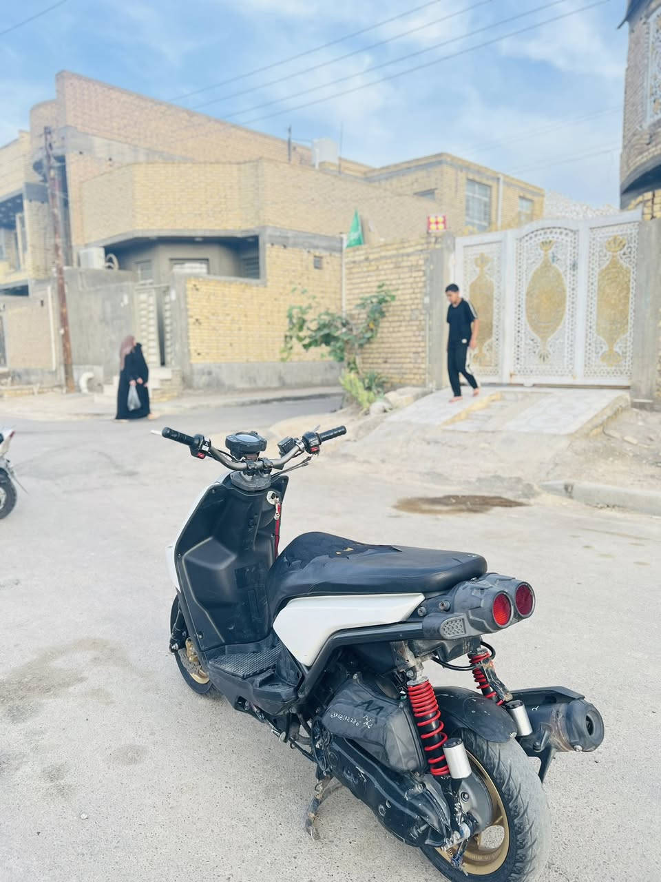 السلام عليكم دراجه سكنس جبلي كامله من كلشي اي نقص مابيه دراجه بوشه 58.5 شلعه تشك الكاع ومعدل فوك 120 وصلها موجود طالعه من الزيتون وبيه تزويد خفايف وبيه كلچ رياضي وبيه استيرن تزويد اصلي السعر مليون و250 وبيه مجاااال للاستفسار ***********
