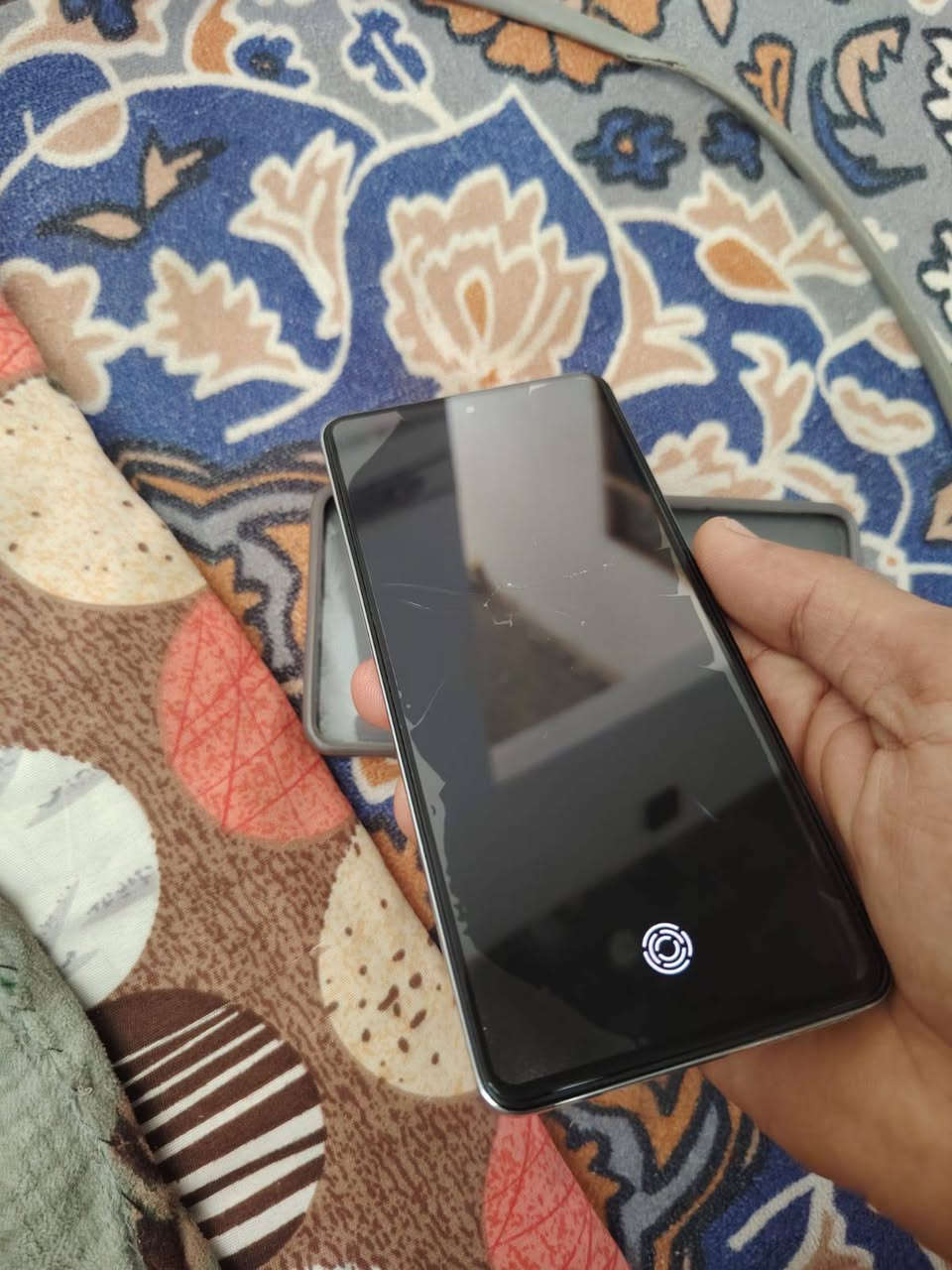 ***********
سلام عليكم  جهاز للبيع  اسم ا لجهاز TECNO CAMON 20 Pro جهاز شوفت عينك شاشه او ضهر مكسورات شغال بصمه بلشاشه نجف عامود 139
