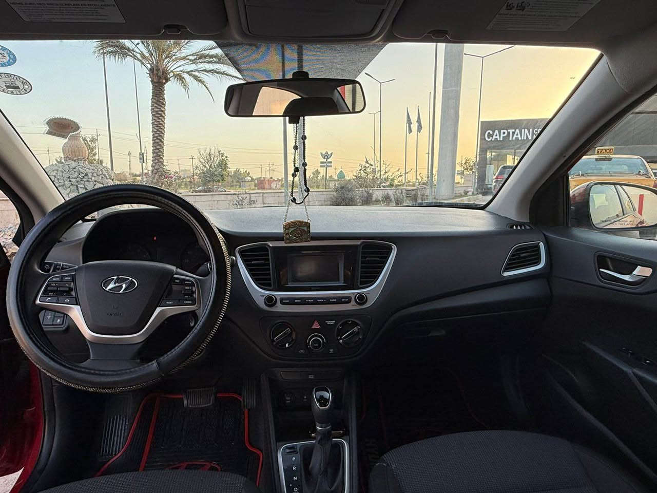 هيونداي اكسنت 2022 امريكي 
مواسفات عاديه 
محرك GDI 16 
سياره من جان كاتي بيدنا 
جديده كلش مصرف مابيها 
بيها قطعتين سبخ ارباك بس استرين 
محرك و كير و شواصي كلها بشرط 
و تحويل و غرامات كلها بشرط
سعر 138 و بيها مجال 
مكان سياره كركوك 
*********** كركوك, العراق
