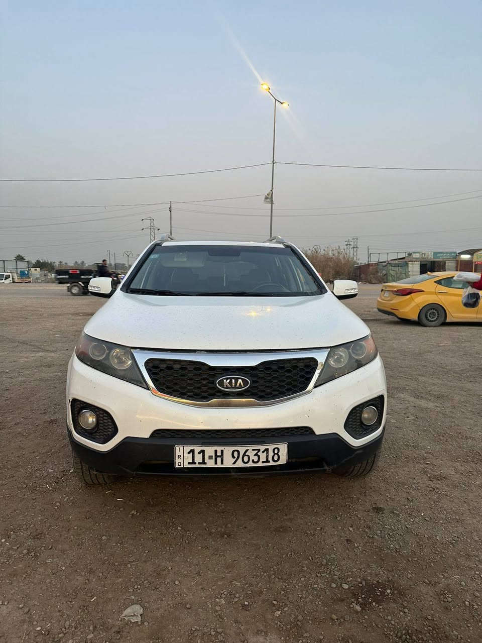 السلام عليكم للبيع كيا سورنتو 2013 وارد خليجي  6 سلندر سياره فول موصفات واحد على واحد بصمه بنرامه حساسات أمامي وخلفي كشنات كهرباء وجلد كامره خلفيه لايت زنون السياره بعدهي جديده رقم بغداد الإنكليزي بأسمي سنويه (2030) مشروع وطني غرفه جديده تبريد ثلج ٣قطع 7راكب ويل كب سياره جاهزه من كلشي كهربائيات كلها شغاله السياره بيه بارد شبرين بلبنيد وبلجاملغ وبيناتنه سونار السعر ١٦٨ ورقة وبيه مجال ان شاءالله هذا رقمي *********** مكاني بابل مشروع المسيب بيع فقط
