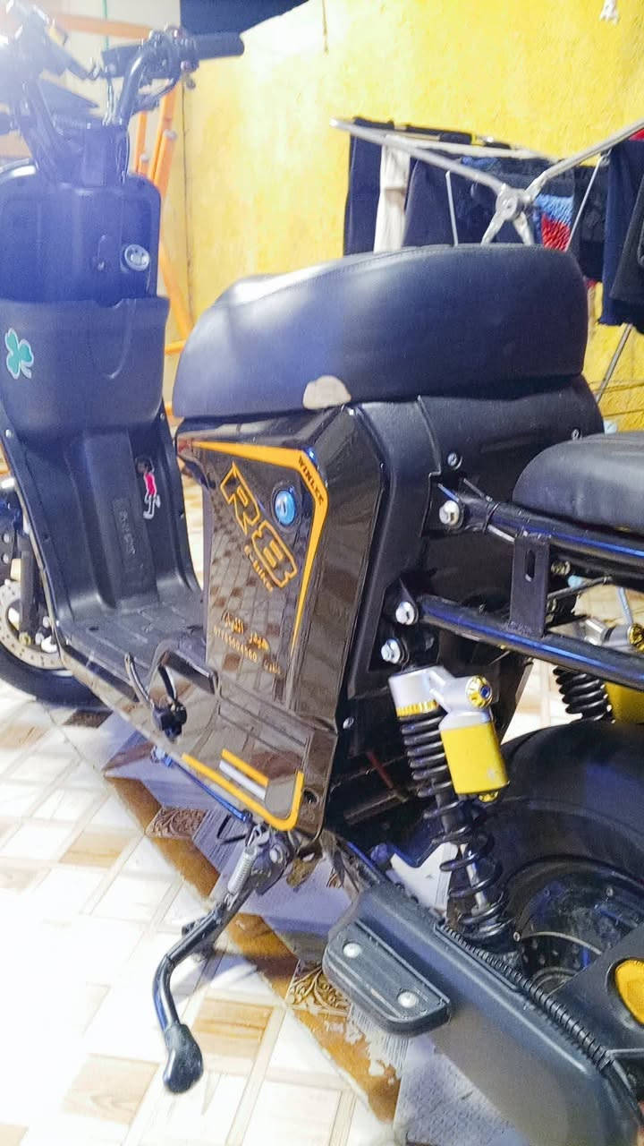 السلام عليكم
دراجه شحن R8للبيع نضيفه حيل مواصفات بلوثوث ترجع الئ الخلف R تشغيل كرت تشغيل سويج 
السعر 400بيها مجال


**إذا كنت صاحب هذا الإعلان وتريد حذفه لأي سبب، رجاءا أرسل رسالة إلى الدعم الفني**