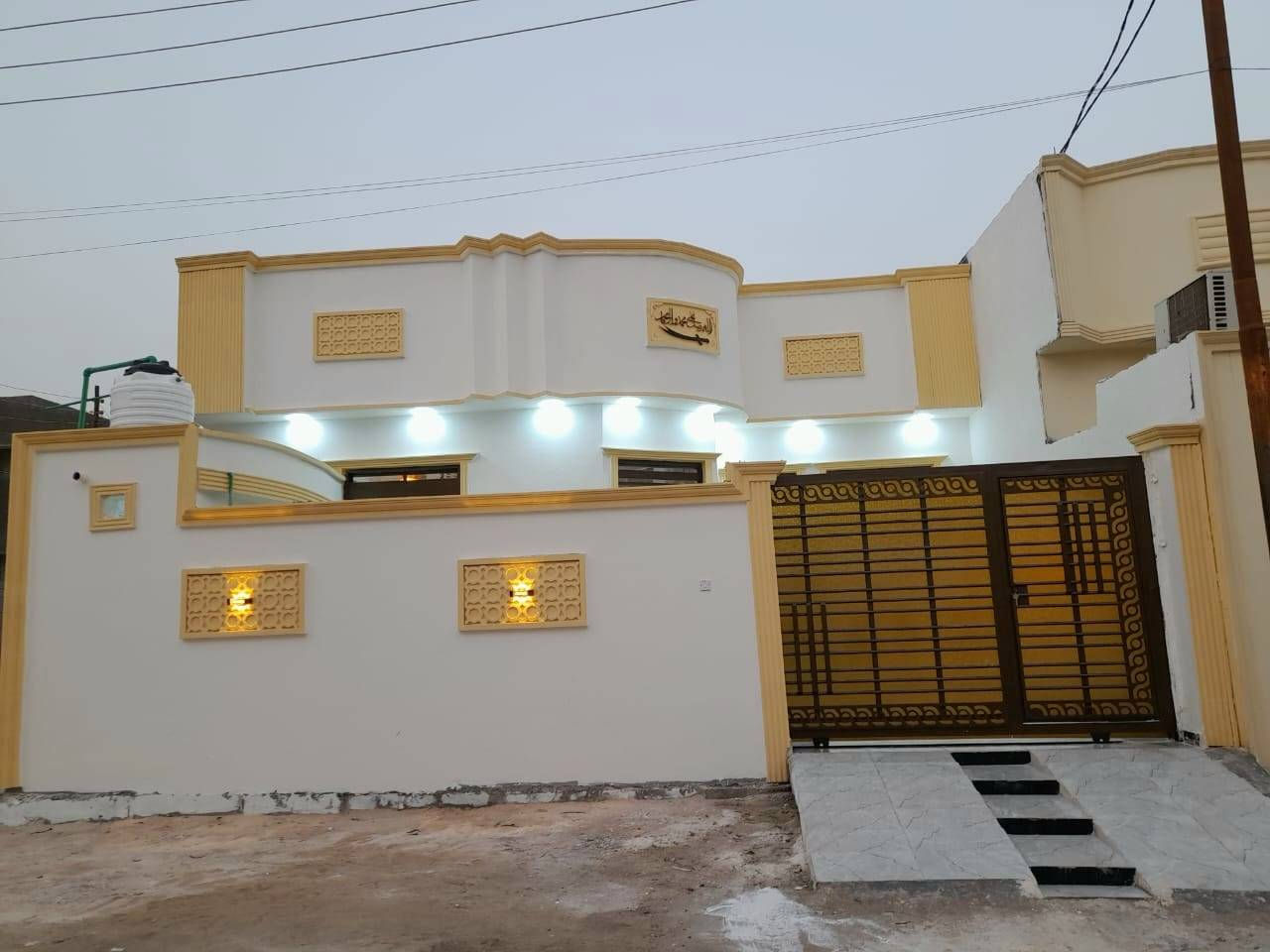 بسم الله الرحمن الرحيم اسعد الله اوقاتكم احبتي يتوفر لدينا بيت للبيع طابو زراعي عراقي يتكون من 3غرف وديوان وصاله ومطبخ وصحيات وكراج كافه الخدمات ماء كهرباء مدارس شارع 10 متر عنوان البصره ابو الخصيب كوت ثويني سعر 130 وبيه مجال ***********.    ***********
