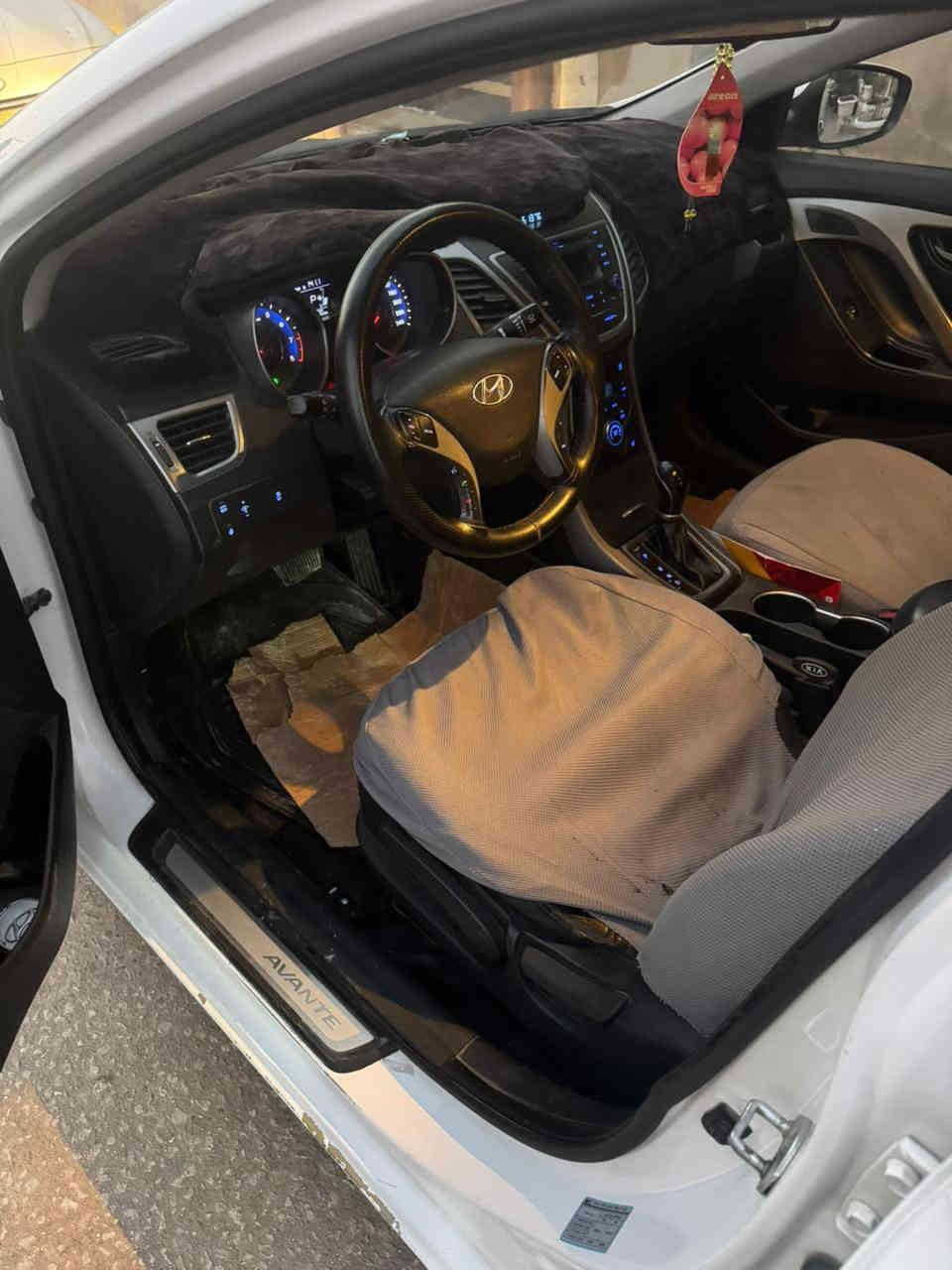 النترا مديل 2015  تبريد قطعتين ماشيه 150 بعدها بچيس مكفوله كفاله عامه رقم بغداد راعيها بنجف سياره وارد كوري  
محرك الف و600 سياره حلوه كلش السعر 115 للاستفسار 
***********
