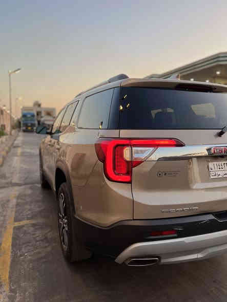 سلام عليكم 

للبيع  GMC ACAGIA 2023 SLT V6  🔥

مواصفات 
شاشه داتشو 
شاشه دجتل 
كشنات كهرباء 
كشنات تدفه تبريد
كشنات خزن ميموري 
كشنات خلفيه منفصل 
كشنات خلفيه تدفه 
دبل فتحة 
5 كامرات 360 
رادار امامي 
رادار خلفي 
رادارات جانبي 
هزاز كشن 
كير بيانو 
اشاير بل مري 
صندوق كهرباء + حساس رجل 
كامره اماميه 
اربع اباوب بصمه
تشغيل عن بعد 
كشافات 
وبعد بيه هواي مواصفات 

لون السياره شمباني على ذهبي لون جديد وقليل منه بل سوك 

ضرر السياره كما موضح في الصور
ايرباك فقط برده تبريد + ماء مال شركة 

ماشيه:38mi

مكان : بغداد الامين الثانيه شارع النواب 

الهاتف : *********** بي واتساب 

السعر :246  $ وبيه مجال حك الجيه وشكراا
