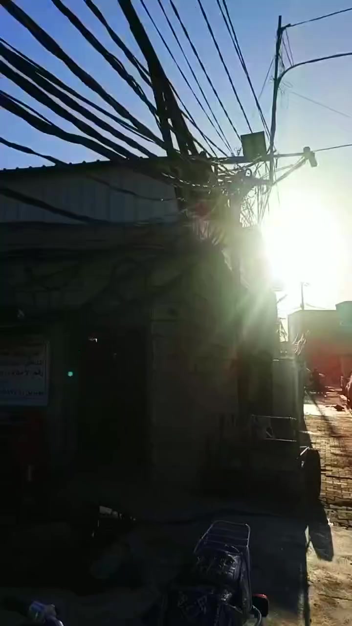 السلام عليكم دراجة نامه للبيع موديل 2025 محرك كفالة 4 وراقات بيهة دراجة خير من الله شلعة معدل٠ المكان ديالى بعقوبة اتصل***********
