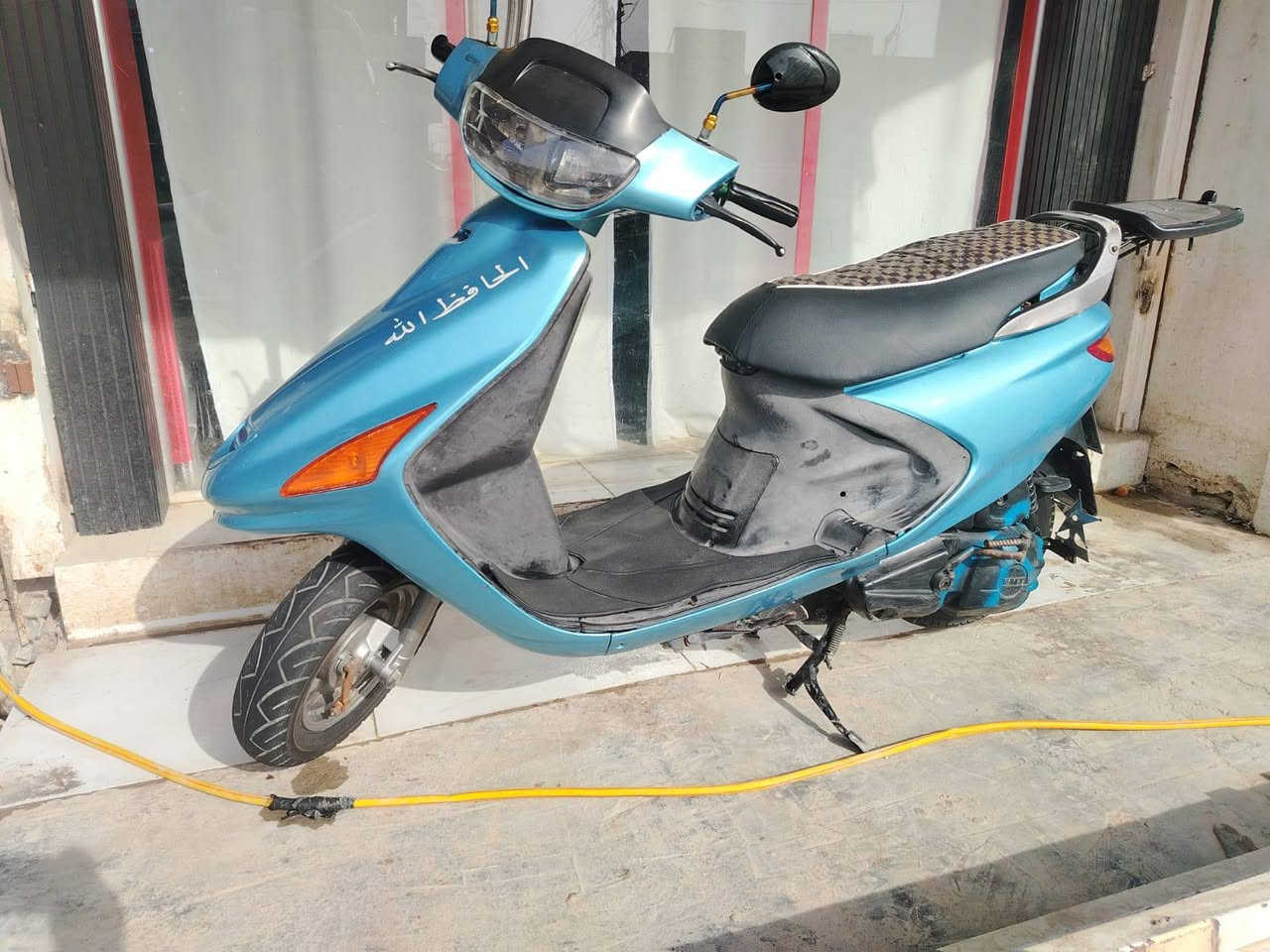 سلام عليكم دراجه فراشه مال حاويه شرطه الفحص مكينه مامفتوحه شلعه ومعدل خير من الله نضافه ميه بل ميه مابيها أي نقص صار شهر من طالعه السعر 550وبيها مجال حك الجيه العنوان نجف الرقم ***********
