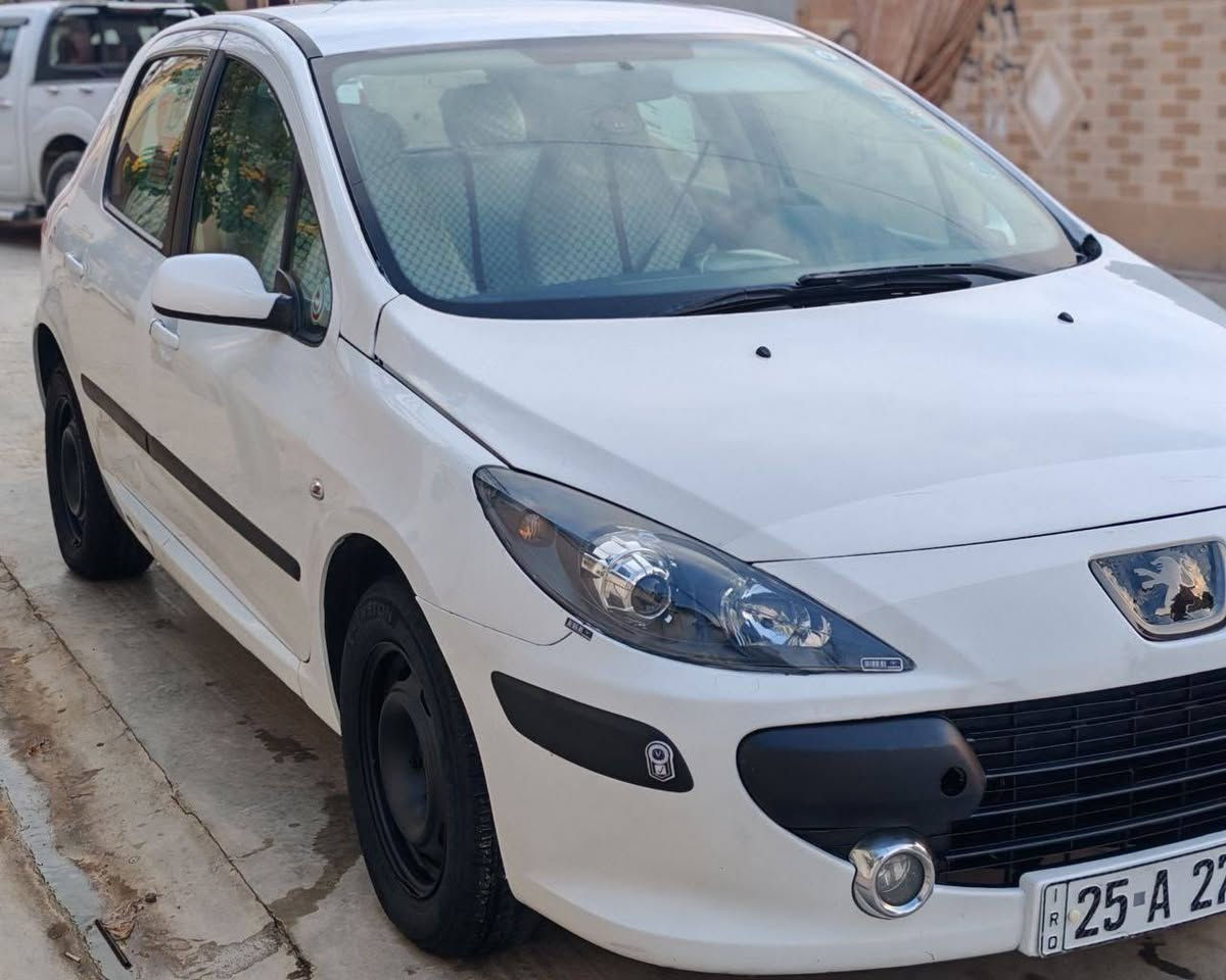 سلام عليكم بيجو 307موديل 2006سياره جاهزه من كلشي كير محرك تبريد تدفئه كهربائيات كله باقي على وضعه شركه بدون جتال ادامه كامله جام امامي جديد مبدله قايش ضمان 5سنوات دهن كير جديد مبدله سياره مايرادله دينار سنويه مشروع وطني حتى 2029رقم دولي شرط تحويل بيه بطاقه بانزين بيه فقط بونيت صبغ بدون ضربه البونيت كايم من هوى ضارب على سقفيه بيه 5سانتيم تعديل ما يبين وبيه مكانين شخط مامعدلين سياره بعده جديد مكان كركوك شراي خابر تدلل ما اجاوب على فيس بوك سعر64وبيه مجال رقم صاحبه *********** كركوك, العراق
